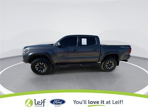 Used 2017 Toyota Tacoma TRD Off-Road image 6