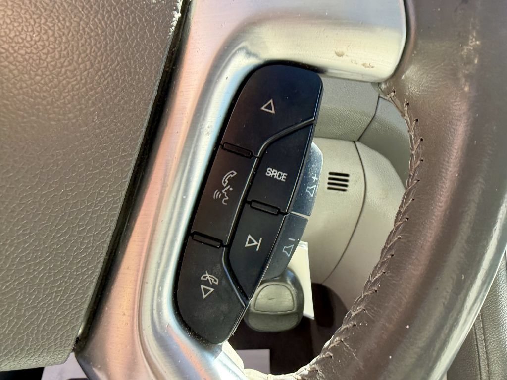 Used 2016 GMC Acadia SLT w/ Premium Edition FWD image 18