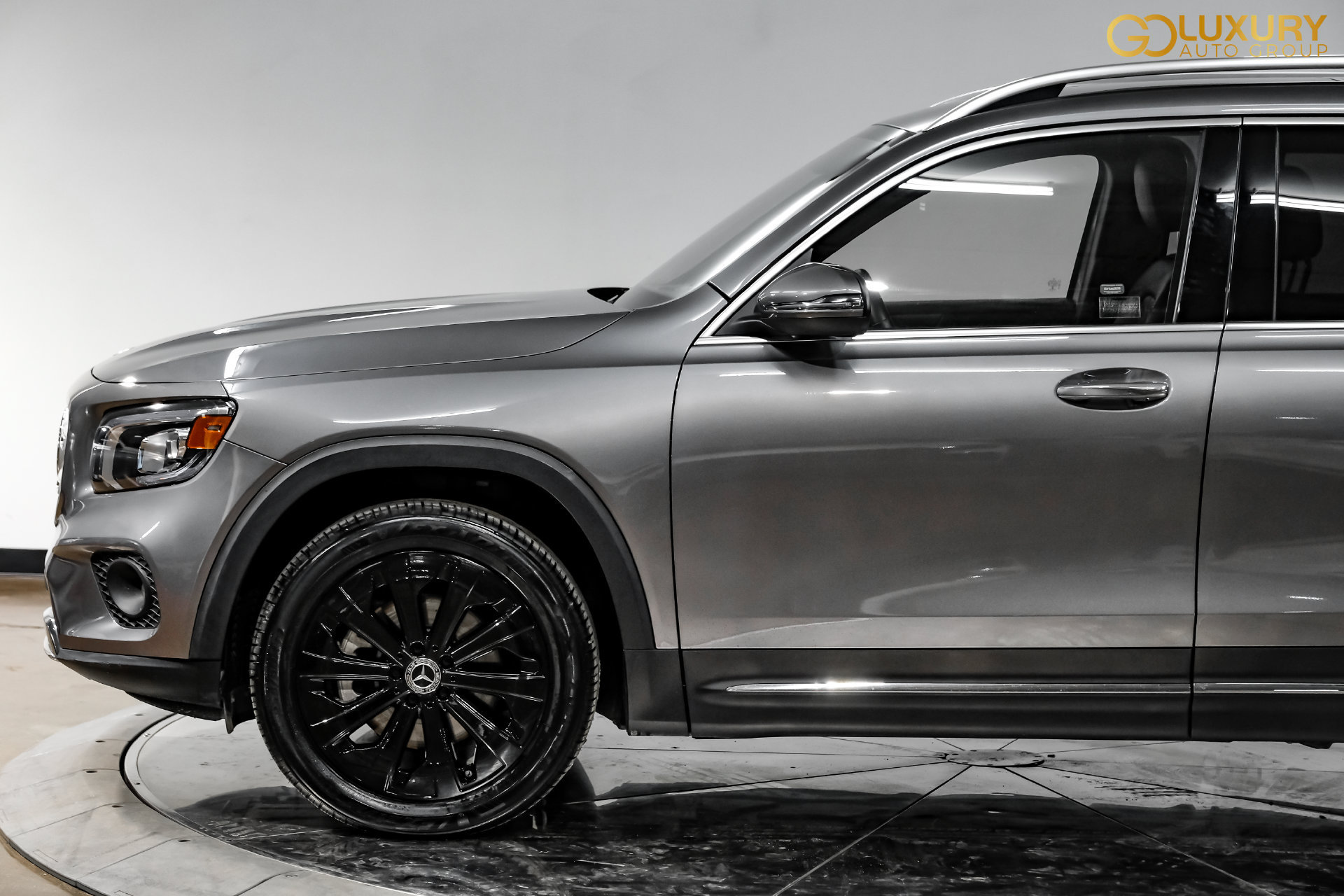 Used 2023 Mercedes-Benz GLB 250 w/ Premium Package image 14