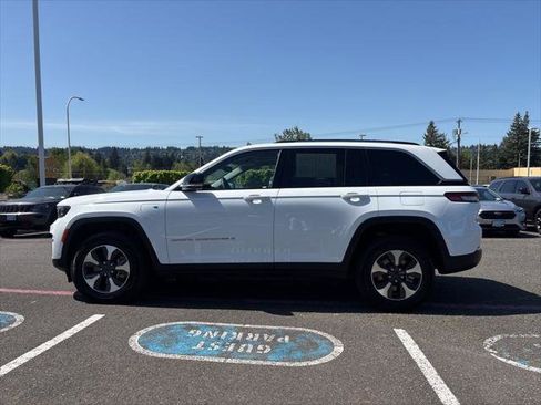 Certified 2023 Jeep Grand Cherokee 4WD 4xe w/ Luxury Tech Group II image 7