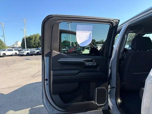 Used 2024 Chevrolet Silverado 1500 LT AWD/4WD image 24