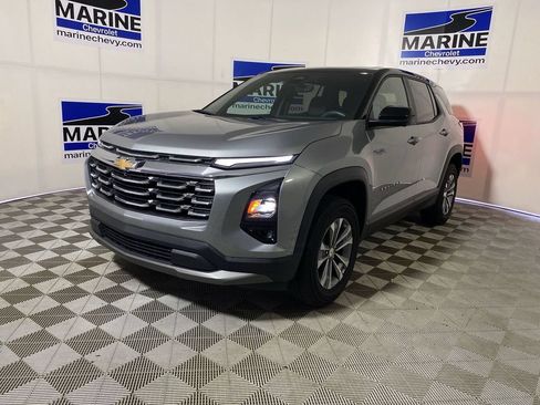 Used 2026 Chevrolet Equinox LT w/ Convenience Package II FWD image 14