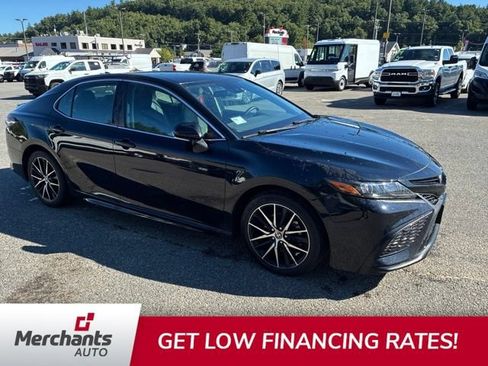 Used 2024 Toyota Camry SE FWD image 1