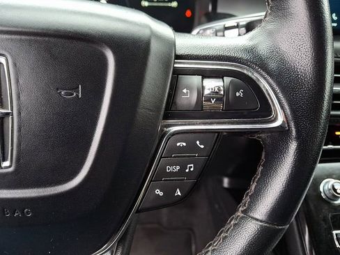 Used 2022 Lincoln Nautilus AWD w/ Premium Package image 22