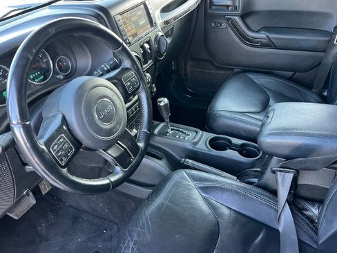 Used 2017 Jeep Wrangler Unlimited Sahara image 12