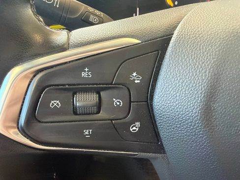 Used 2025 Chevrolet Trax LT w/ Driver Confidence Package FWD image 17