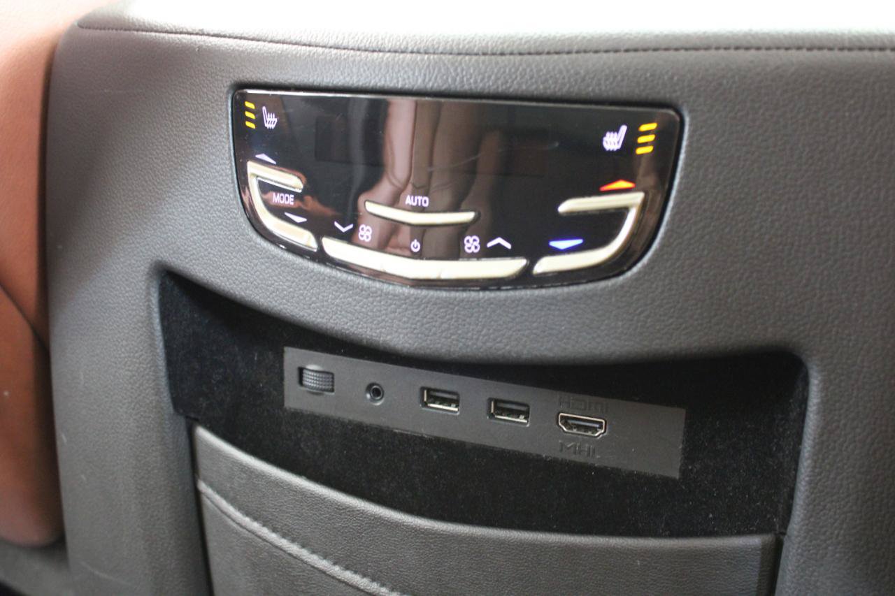 Used 2019 Cadillac Escalade ESV Luxury RWD image 42