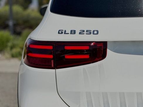 New 2026 Mercedes-Benz GLB 250 image 10