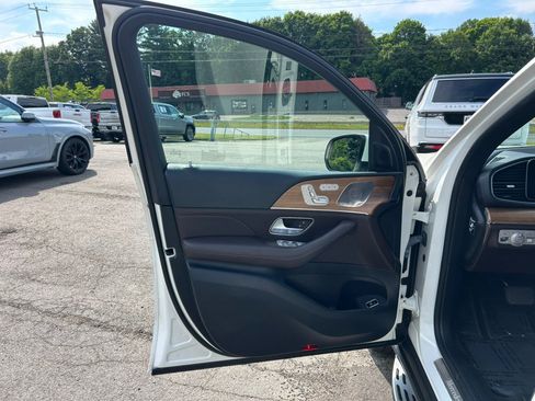 Used 2022 Mercedes-Benz GLS 450 4MATIC image 14