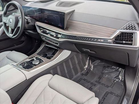 Used 2026 BMW X5 sDrive40i image 24