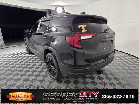 Used 2022 GMC Terrain SLE w/ Driver Convenience Package image 7
