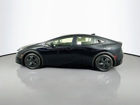 New 2026 Toyota Prius Plug-In Hybrid image 4