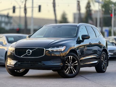 Used 2018 Volvo XC60 T5 Momentum w/ Convenience Package AWD/4WD image 1