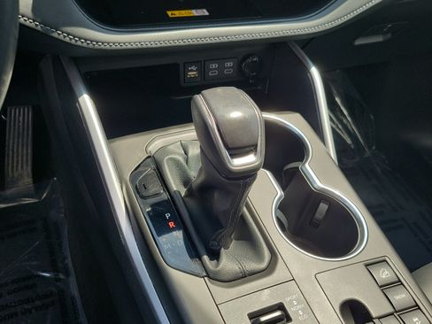 Certified 2025 Toyota Highlander XLE AWD/4WD image 29