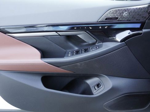 Used 2024 BMW i5 M60 w/ Executive Package image 29