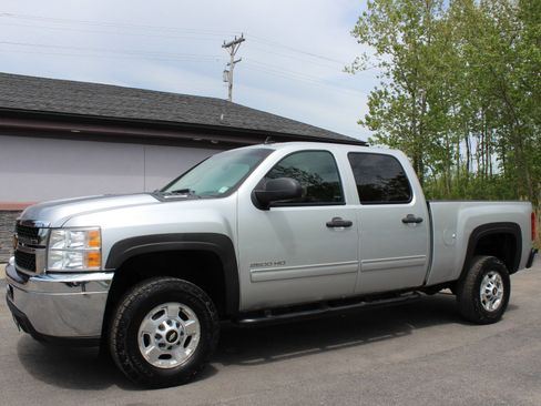 Used 2014 Chevrolet Silverado 2500 LT w/ Snow Plow Prep Package image 11