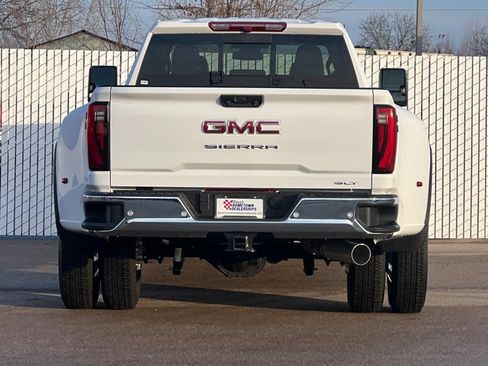 Used 2026 GMC Sierra 3500 SLT w/ SLT Premium Package AWD/4WD image 5