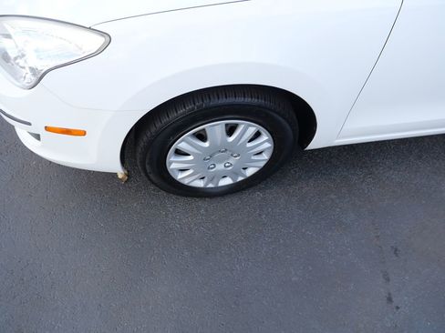 Used 2012 Hyundai Elantra GLS image 34