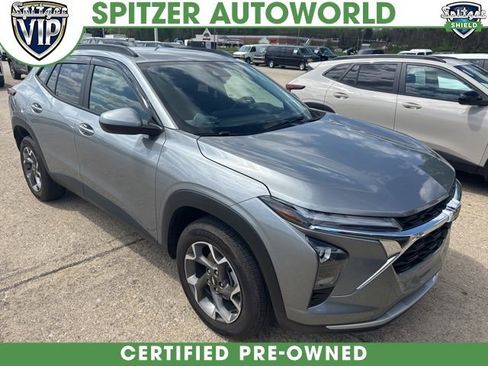 Certified 2025 Chevrolet Trax LT w/ LT Convenience Package FWD image 1