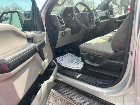 Used 2015 Ford F150 XLT AWD/4WD image 7