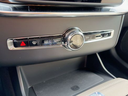 New 2026 Volvo XC90 T8 Ultra image 17