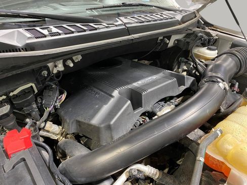 Used 2018 Ford F150 Lariat w/ Equipment Group 502A Luxury AWD/4WD image 22