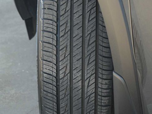 Used 2025 Nissan Pathfinder SV w/ Black Appearance Package FWD image 29