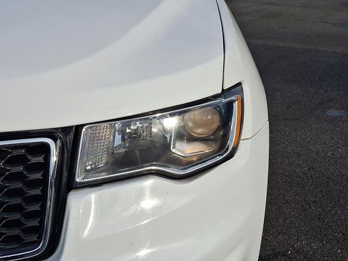 Used 2019 Jeep Grand Cherokee Laredo image 8