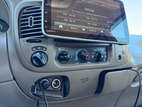 Used 2000 Ford F150 XLT image 32