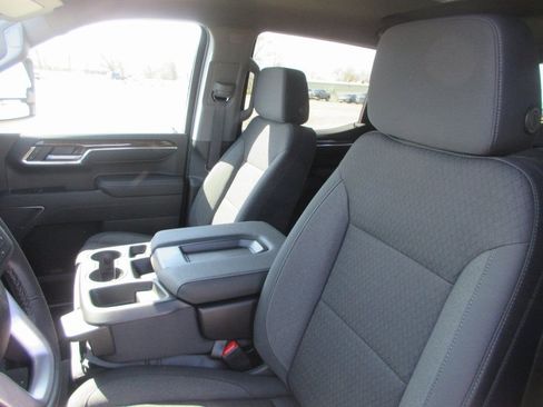 New 2026 GMC Sierra 1500 SLE w/ Max Trailering Package image 13