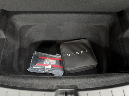 Used 2026 Tesla Model Y 2WD image 36