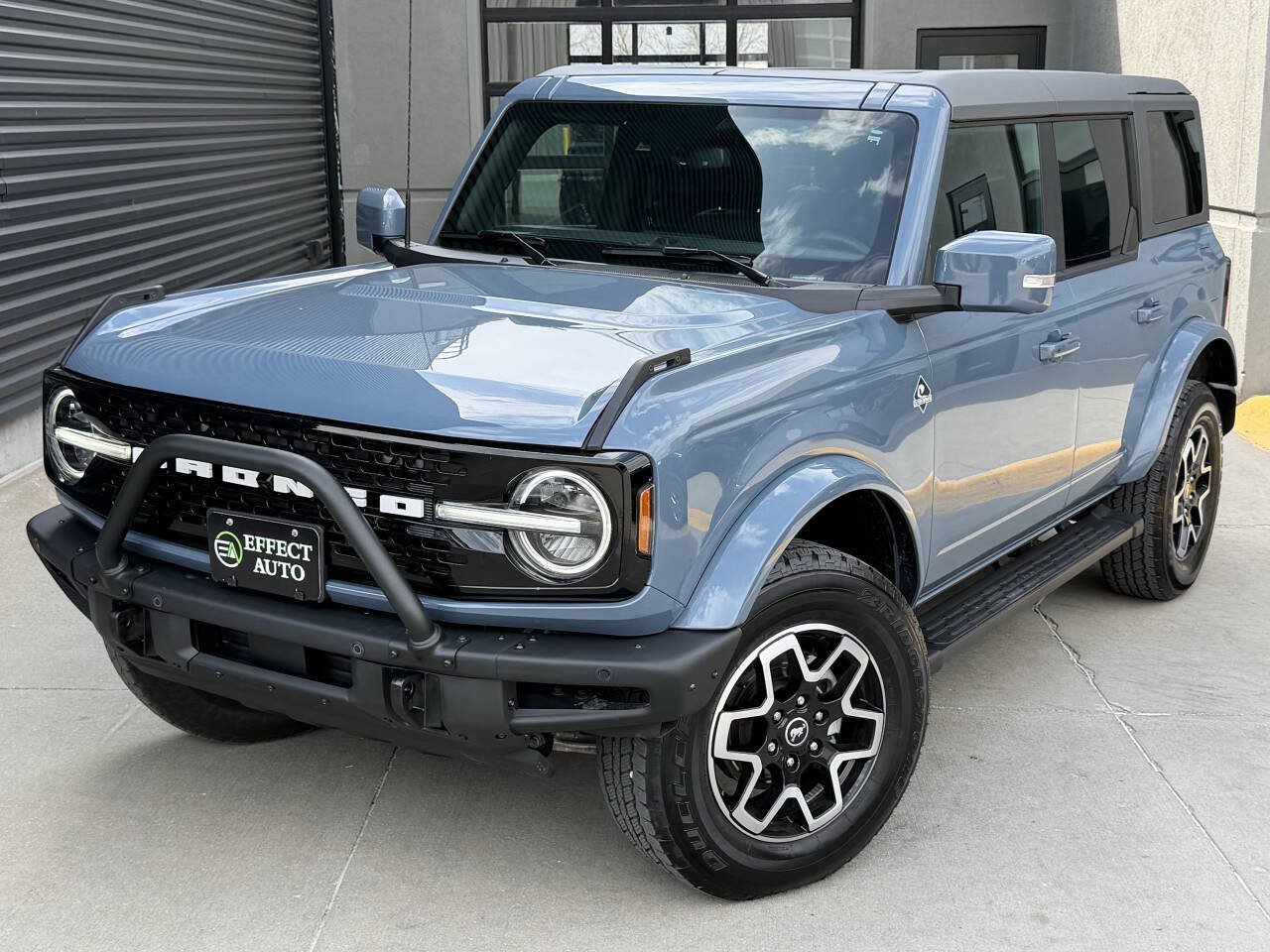 Used 2024 Ford Bronco Outer Banks AWD/4WD image 2