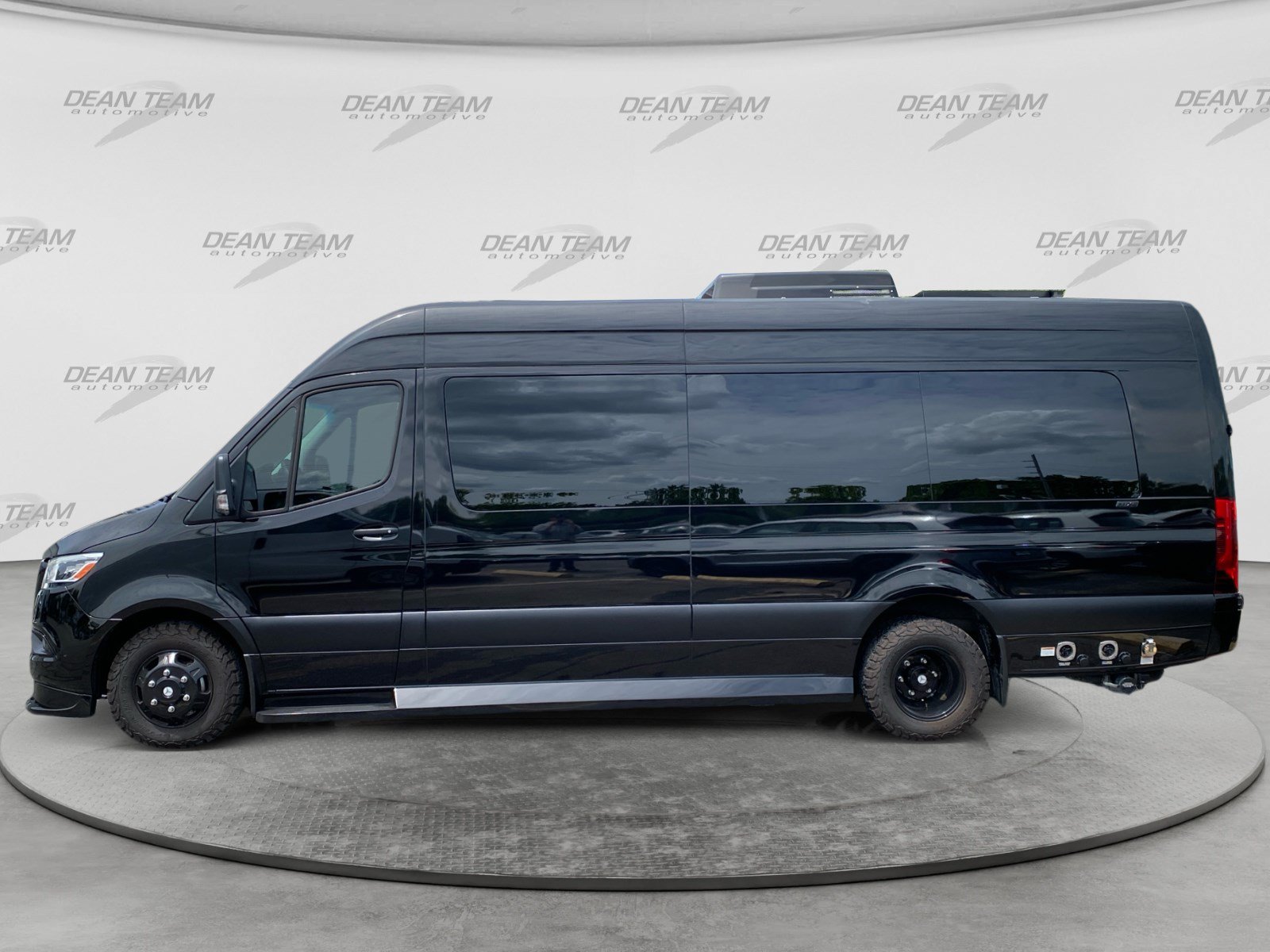 Used 2022 Mercedes-Benz Sprinter 3500 image 4
