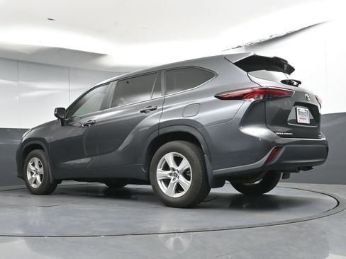 Certified 2024 Toyota Highlander LE AWD/4WD image 25
