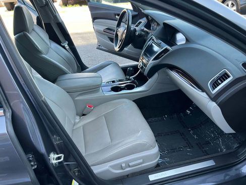 Used 2017 Acura TLX w/ Technology Package image 10
