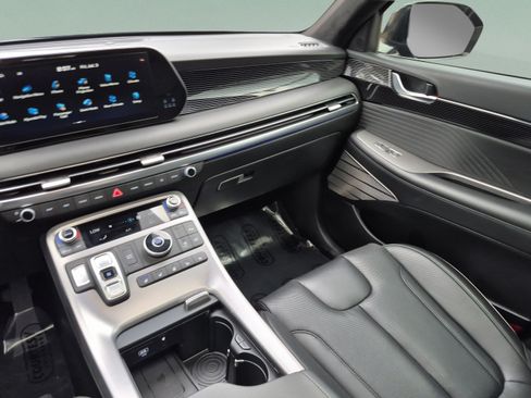 Certified 2024 Hyundai Palisade Calligraphy FWD image 13