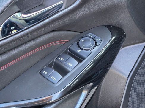 Used 2024 Chevrolet Trax RS image 17