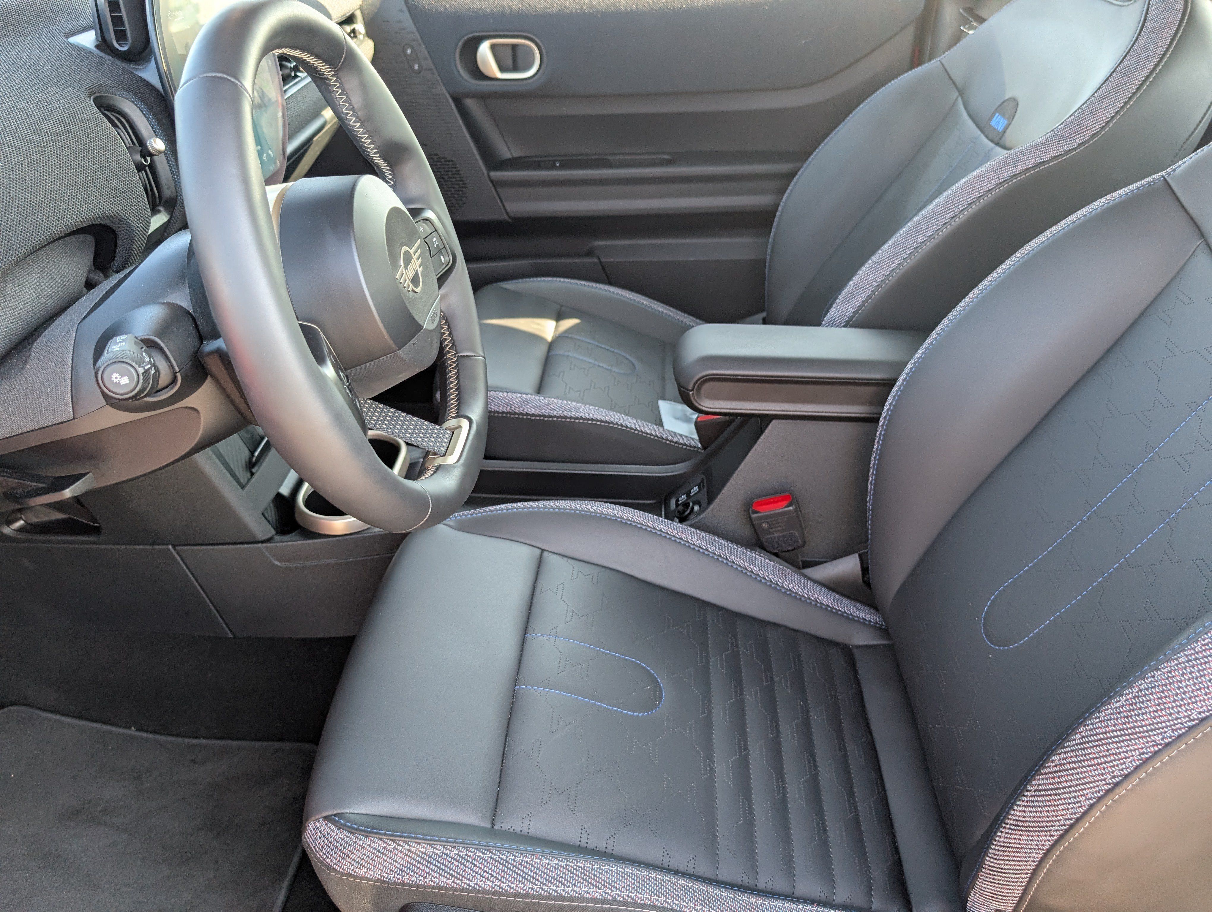 Used 2025 MINI Cooper S FWD image 13
