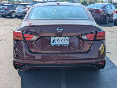 Used 2025 Nissan Altima 2.5 SV FWD image 5