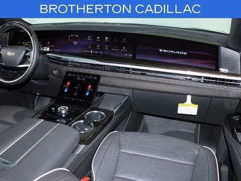 Certified 2025 Cadillac Escalade Premium Luxury w/ LPO, Floor Liner Package AWD/4WD image 30