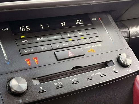 Used 2018 Lexus RC 300 AWD image 25