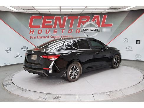 Used 2022 Nissan Sentra SV w/ Trunk Package image 6