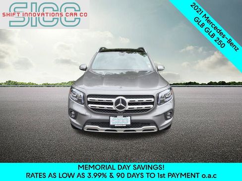 Used 2021 Mercedes-Benz GLB 250 4MATIC image 2