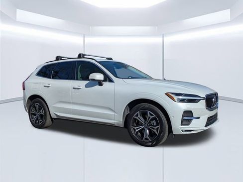 Used 2022 Volvo XC60 B5 Momentum w/ Advanced Package image 2