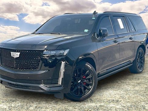 Used 2021 Cadillac Escalade ESV Sport Platinum w/ LPO, ONYX Package image 3