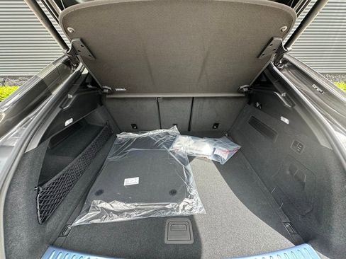 Used 2025 Porsche Cayenne GTS image 37