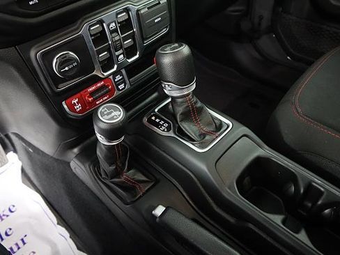 Used 2023 Jeep Wrangler Unlimited Rubicon w/ Cold Weather Group image 39