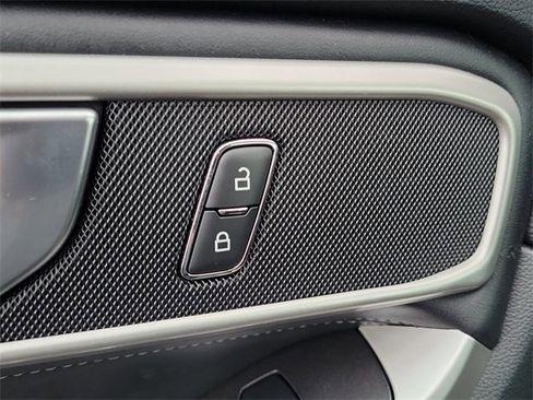 Used 2023 Ford Explorer XLT w/ Equipment Group 202A image 28