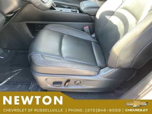 Used 2025 Nissan Pathfinder SL AWD/4WD image 8