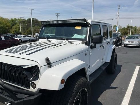 Used 2017 Jeep Wrangler Unlimited Sahara w/ Trailer Tow Group image 10